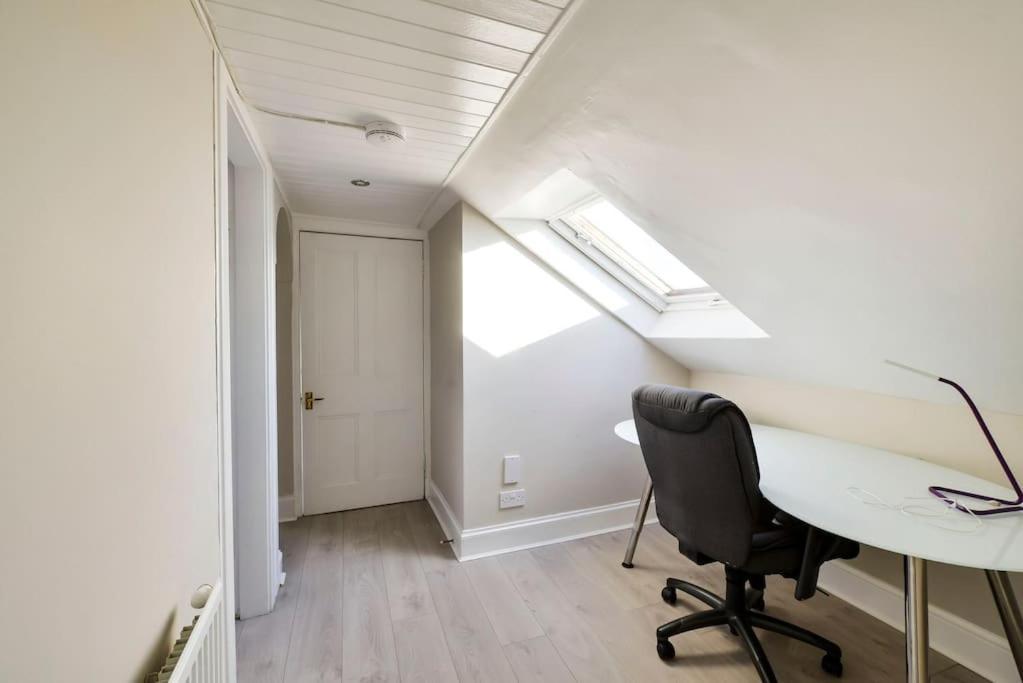 George IV Bridge - Superbly Located 3 Bedroom! Edinburgh Exterior photo