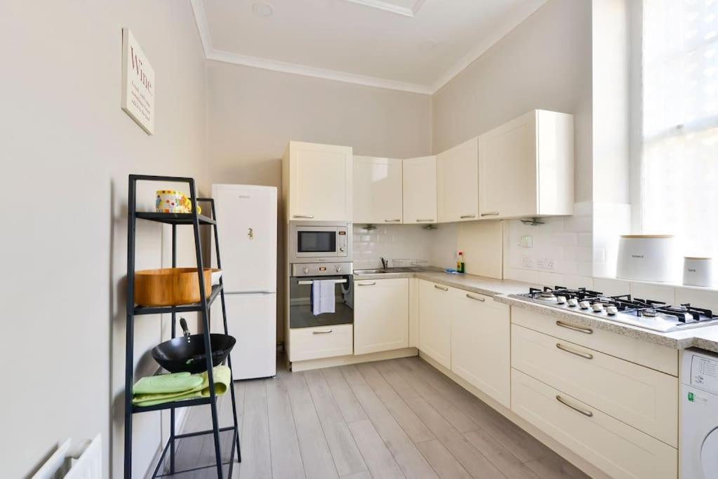 George IV Bridge - Superbly Located 3 Bedroom! Edinburgh Exterior photo